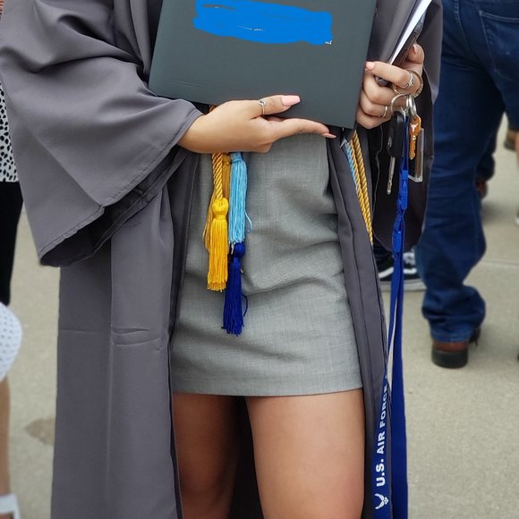 Womens graduates Gap and Gown - Picture 3 of 7